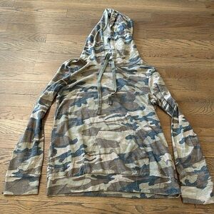 PQLA Women’s Camo Hoodie - Size Medium